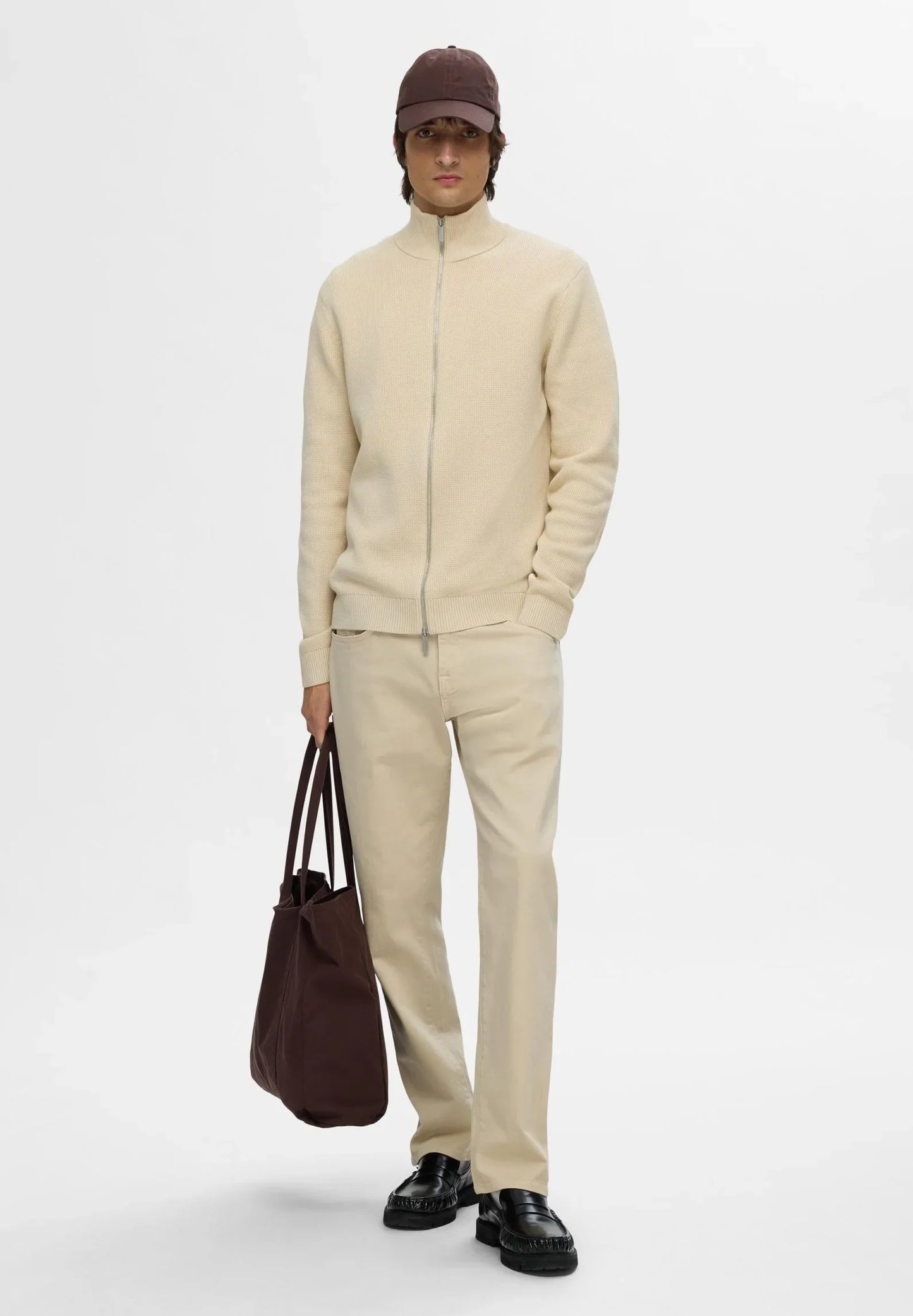 Cardigan Comfort with High Neck and Zipper – Beige