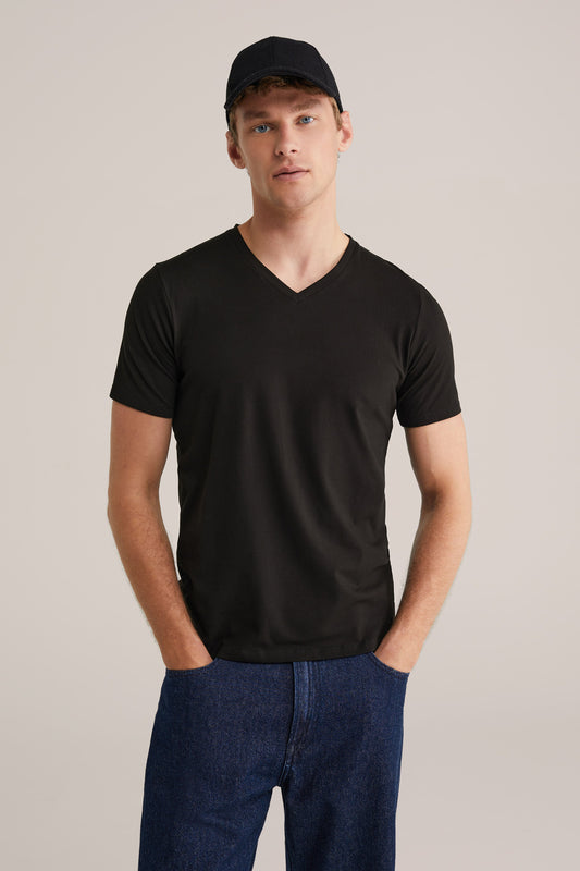 Basic Regular Fit V-Neck T-Shirt - Black