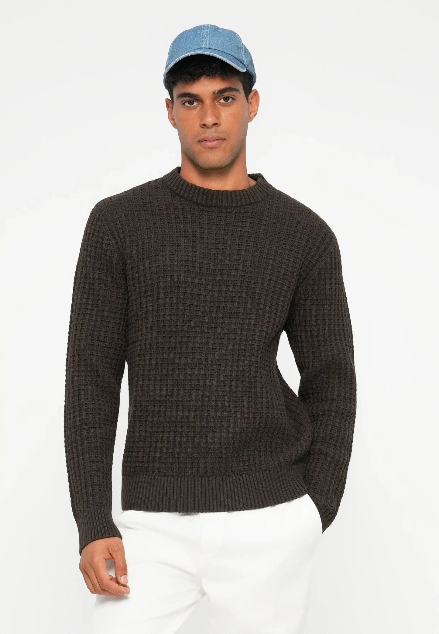 Men's Textured Round Neck Jumper - Brown