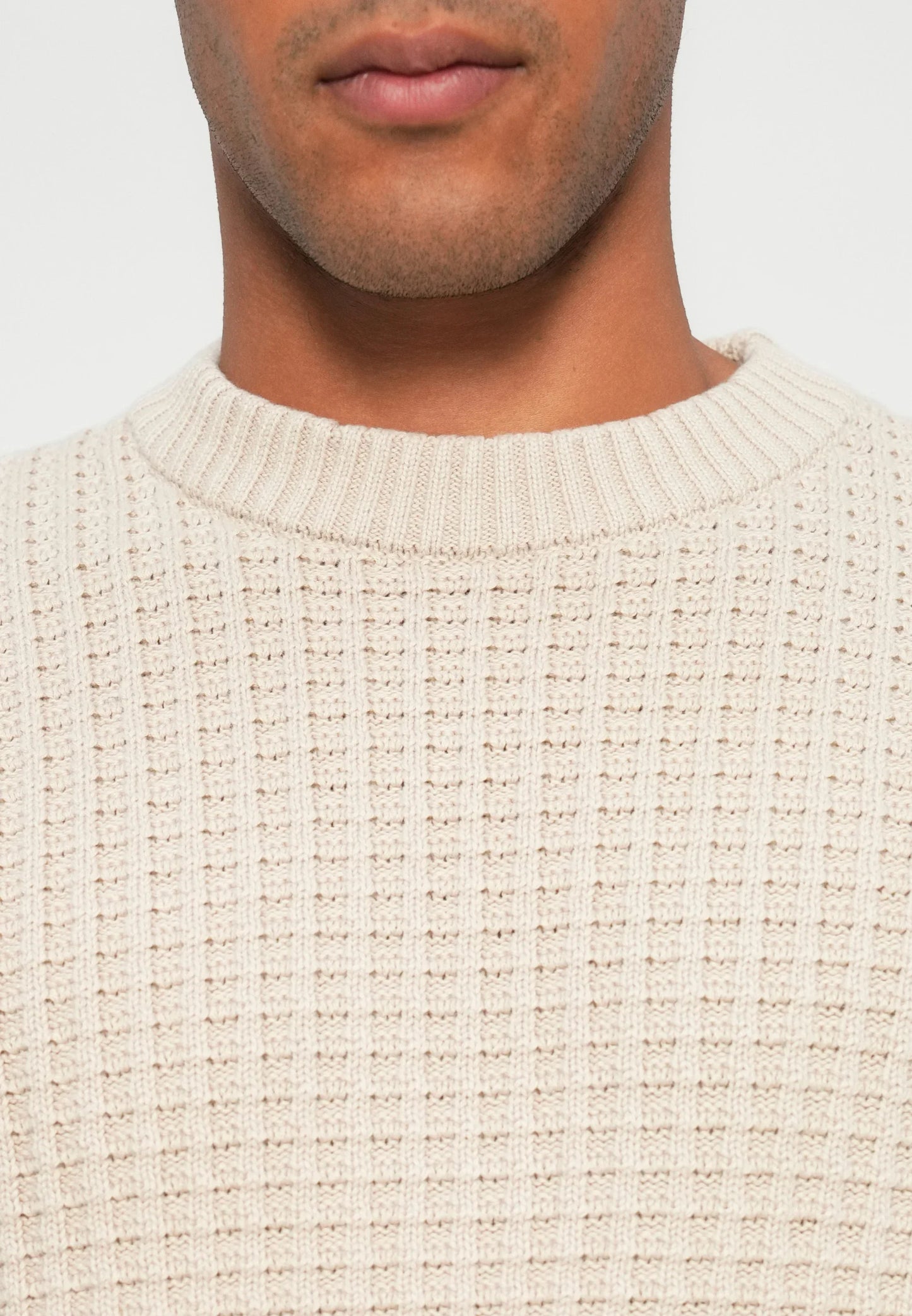 Textured Men's Round Neck Jumper - Off White