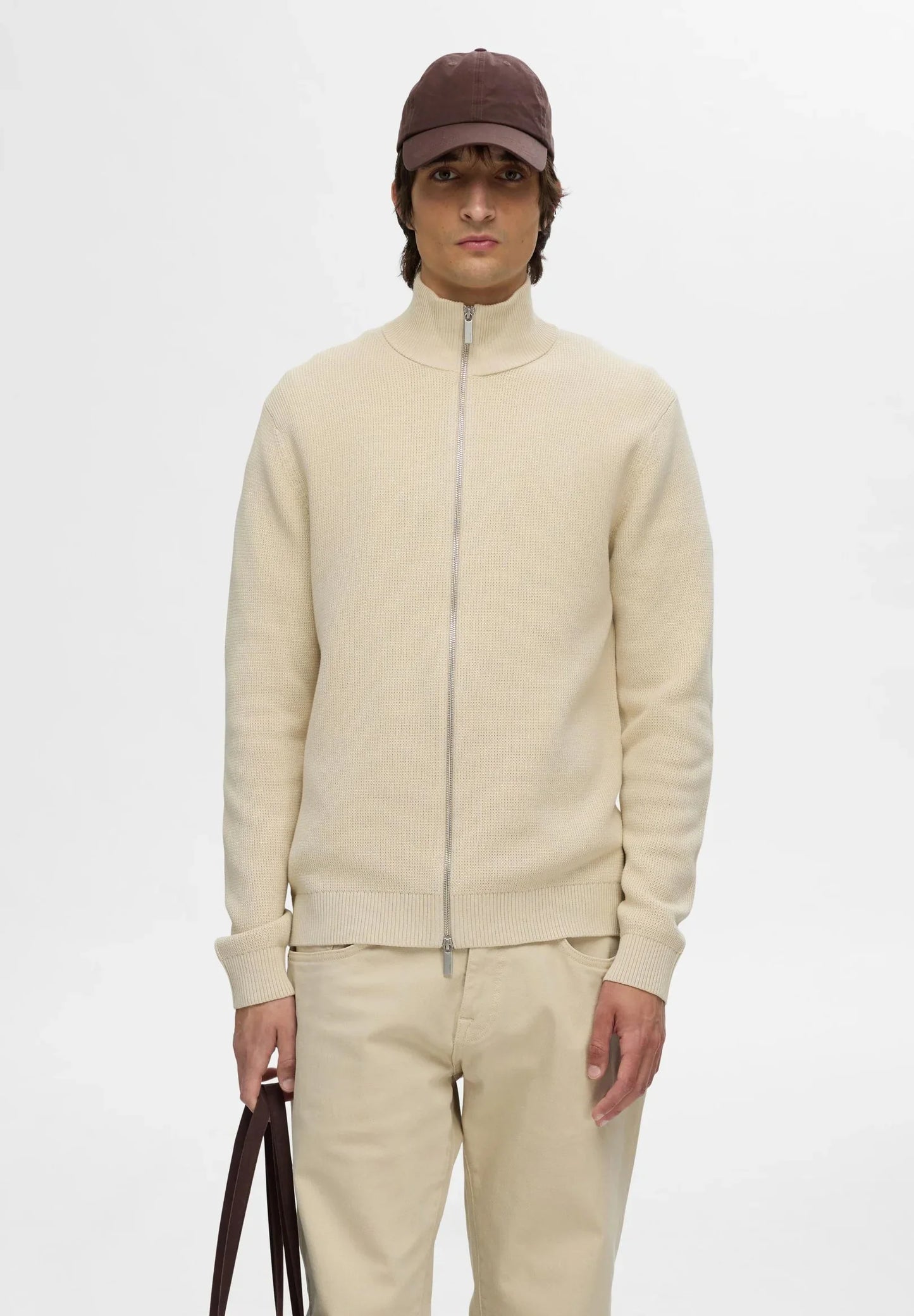 Cardigan Comfort with High Neck and Zipper – Beige