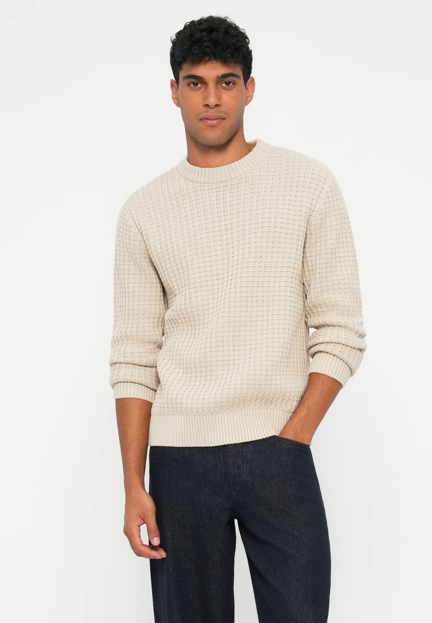 Textured Men's Round Neck Jumper - Off White